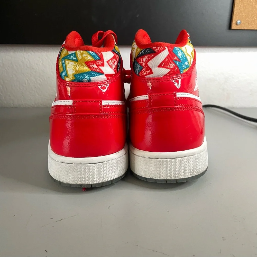 Nike - Picture 4 of 6